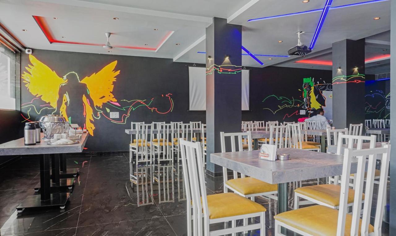 Treebo The Utsav, Nashik Hotell Eksteriør bilde